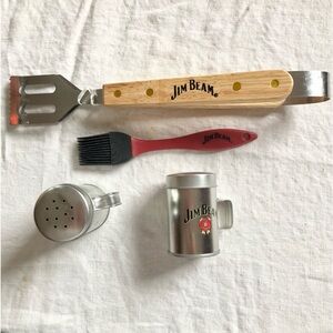 Jim Beam 4 piece BBQ set Tongs 2 shakers brush Father’s Day